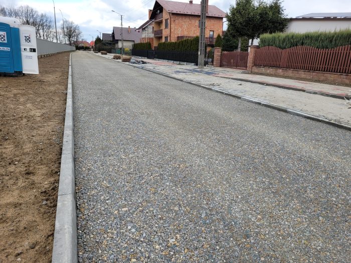 Miniaturka artykułu Na końcowym etapie są prace związane z przebudową drogi gminnej w Czerminie