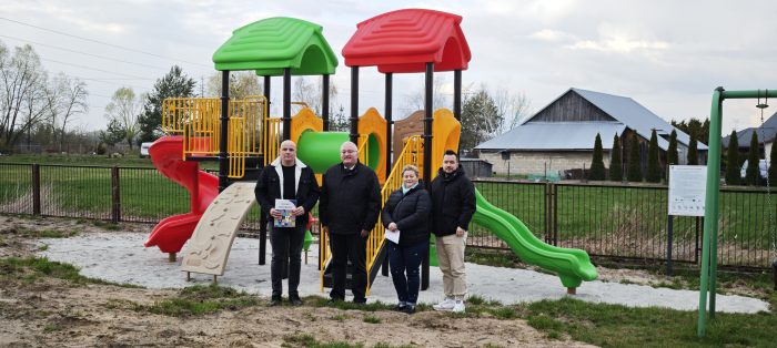 Miniaturka artykułu Nowe urządzenie zabawowe w Łysakowie